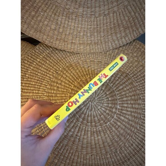 The Bunny Hop (Sesame Street): An Easter Board Book for Babies and ToddlersBook - Picture 5 of 11